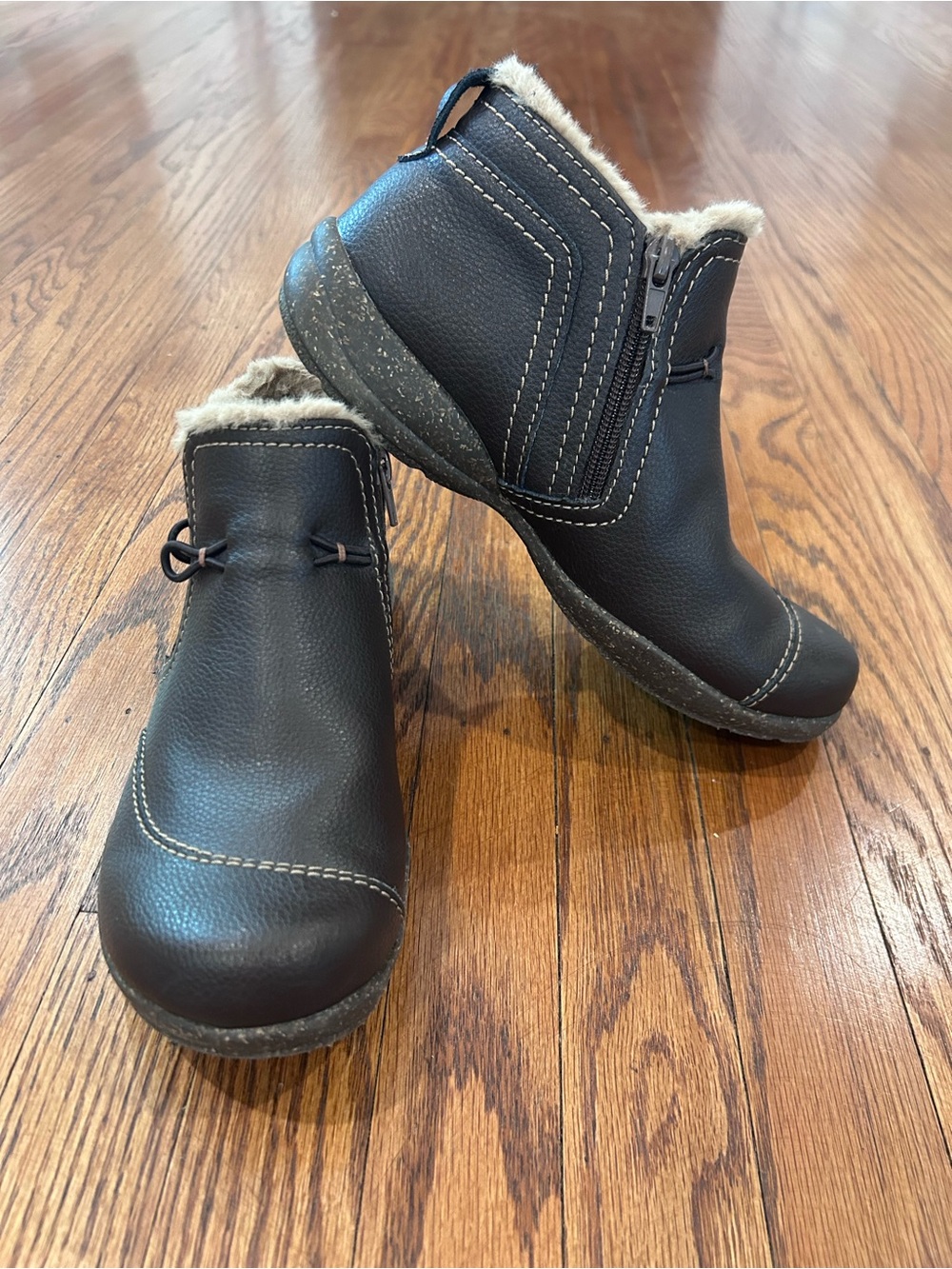 Clark’s Roseville Aster Faux-Fur Lined Ankle Boots - 7.5